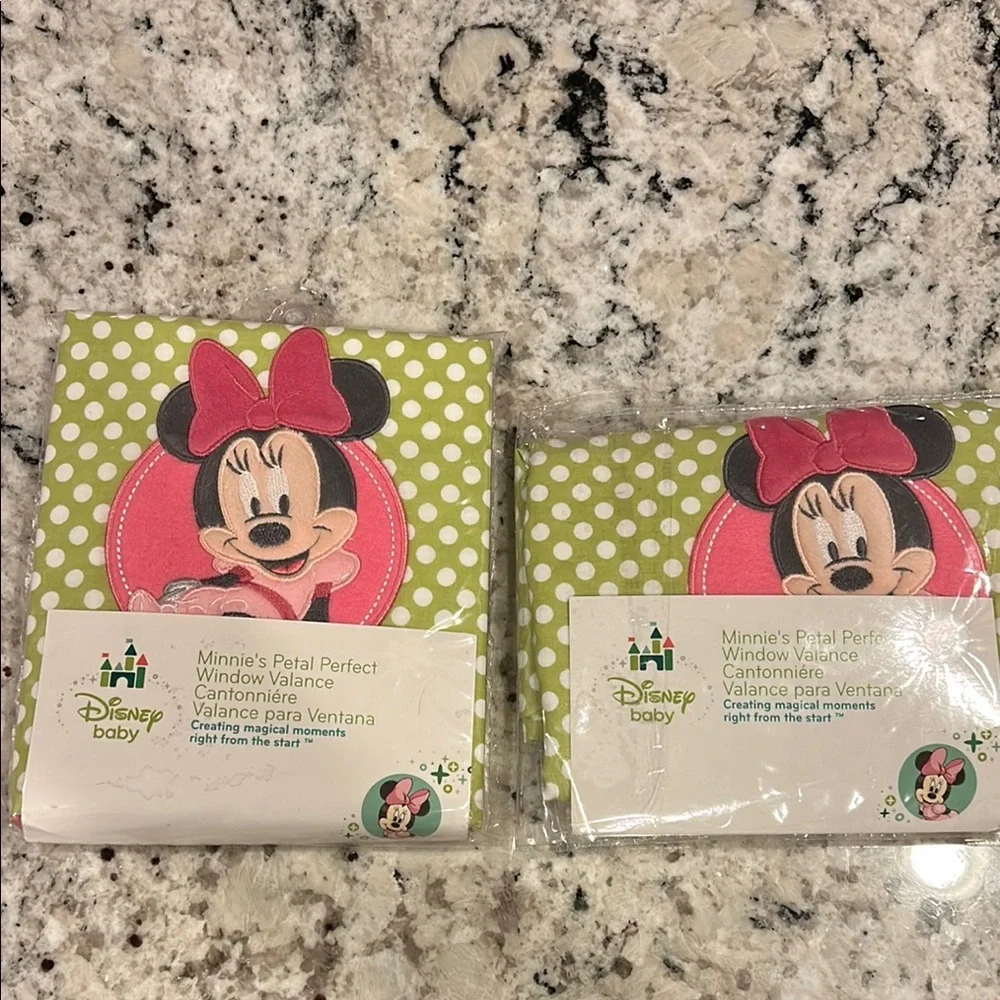 Disney Baby Minnie’s Petal Perfect Window Valance(Pair)